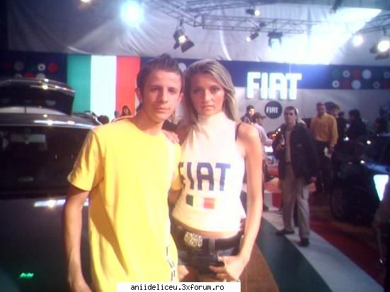 Prezentare - eu sunt ioana clasa a 12 in Cosbuc - Chat